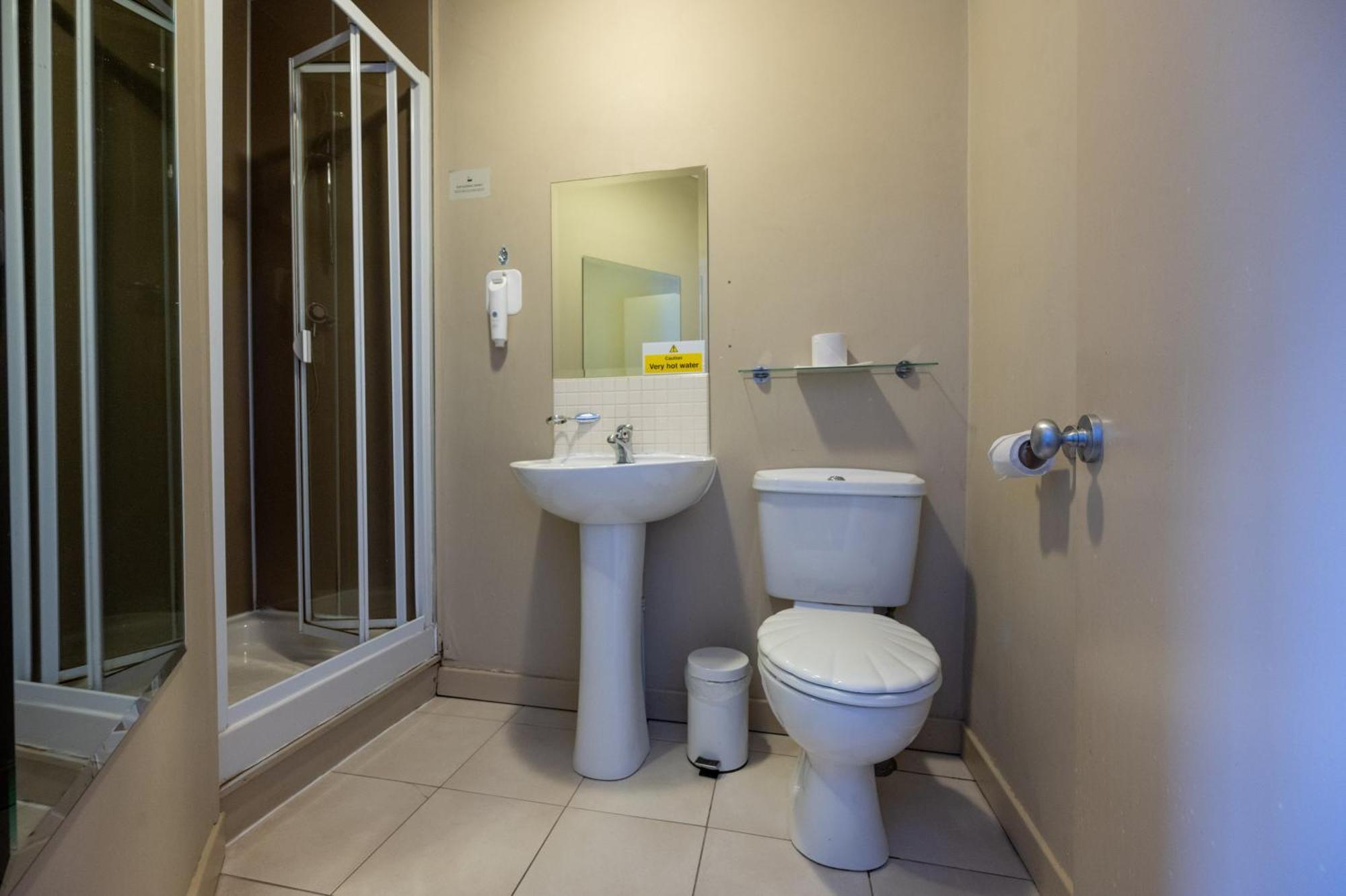 The Titan Hotel Clydebank Kültér fotó